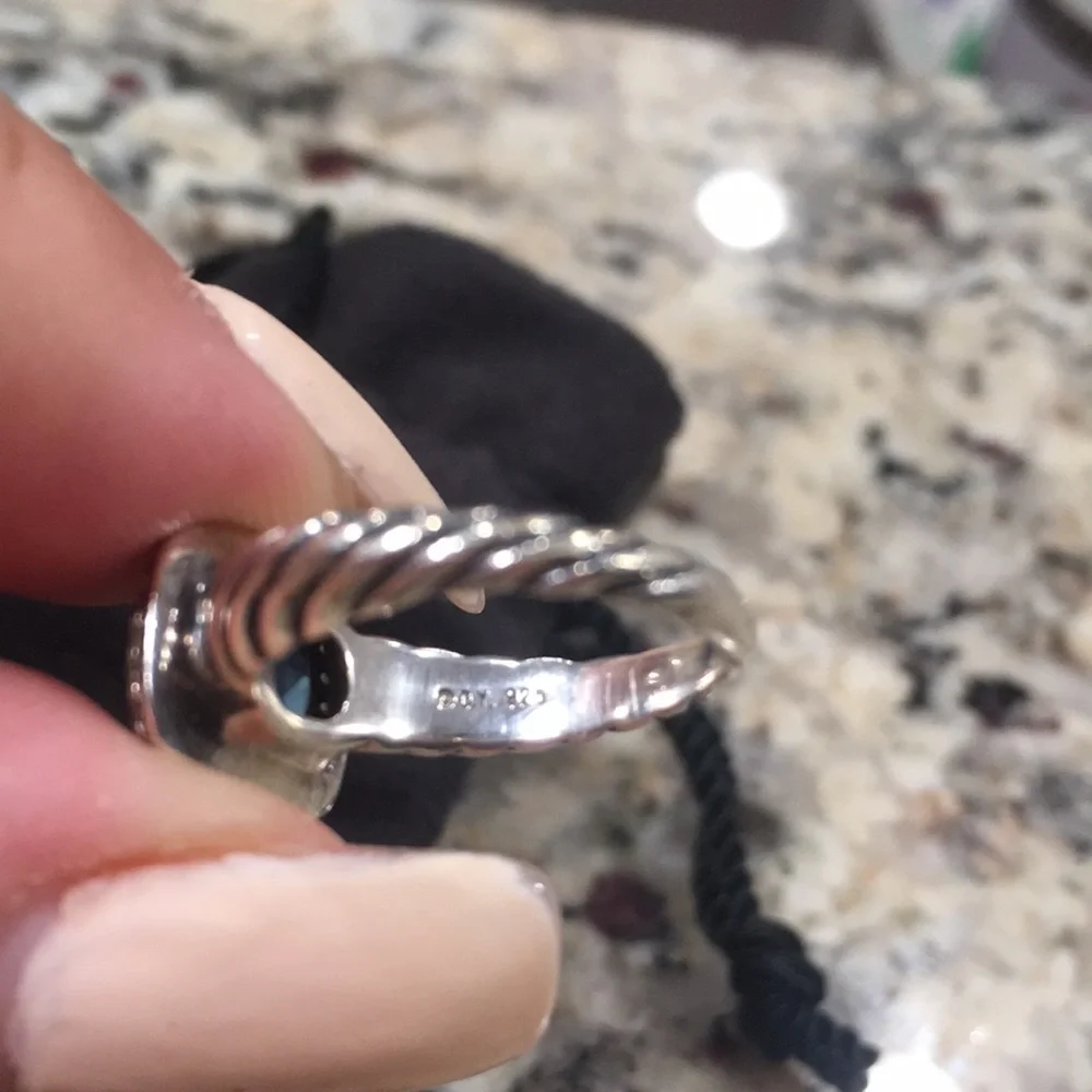 Gorgeous Authentic David Yurman ring - Picture 3 of 4